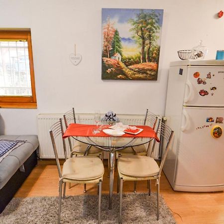 Blacksmith Apartment + Free Private Parking SJJ Exterior photo